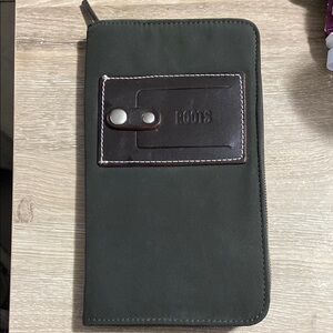 Roots Card & Documents Holder